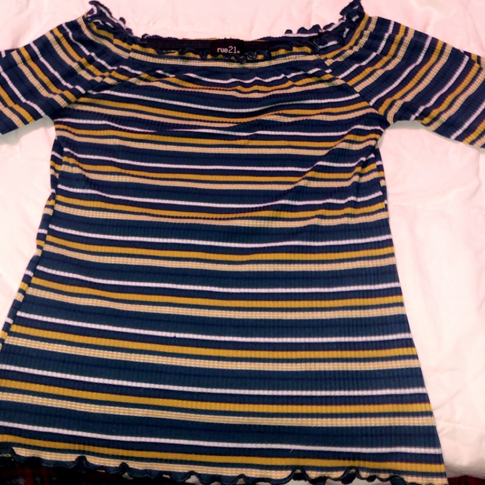 Rue-21 Long Sleeved Crop Top